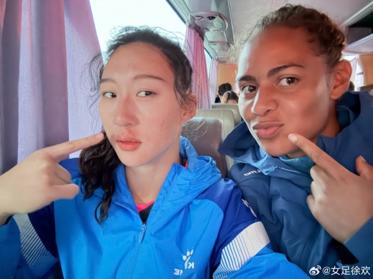 神勇！女足國門徐歡曬照，比賽中被球砸臉仍力保球門不失