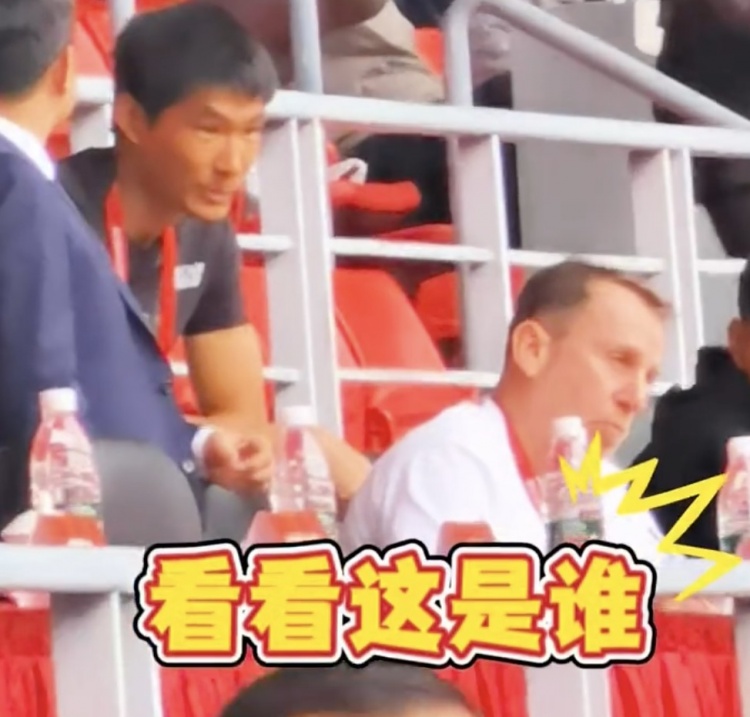 久爾杰維奇現(xiàn)身鹽城，現(xiàn)場觀看中國U22國足vs韓國