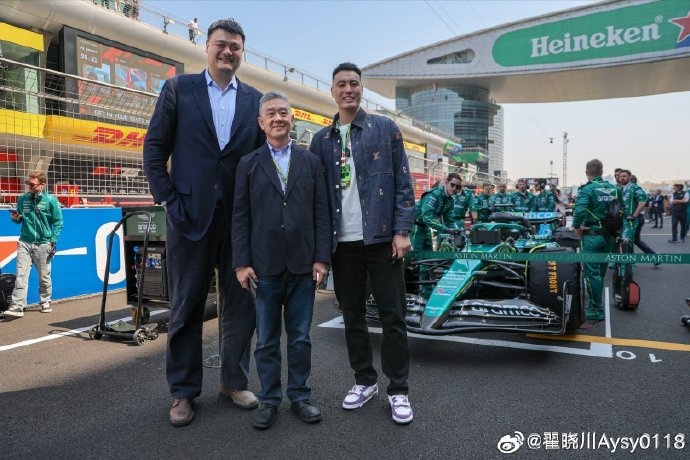 聯(lián)動F1！翟曉川曬與姚明、阿隆索、范志毅、周冠宇等的合照
