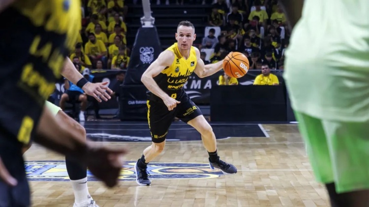 NBA初代老六，42歲進(jìn)入生涯巔峰？！