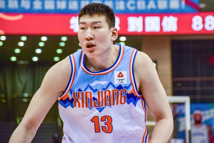 拼搶積極但手感不佳！李炎哲半場8中2&罰球6中4拿8分 搶4個前場板