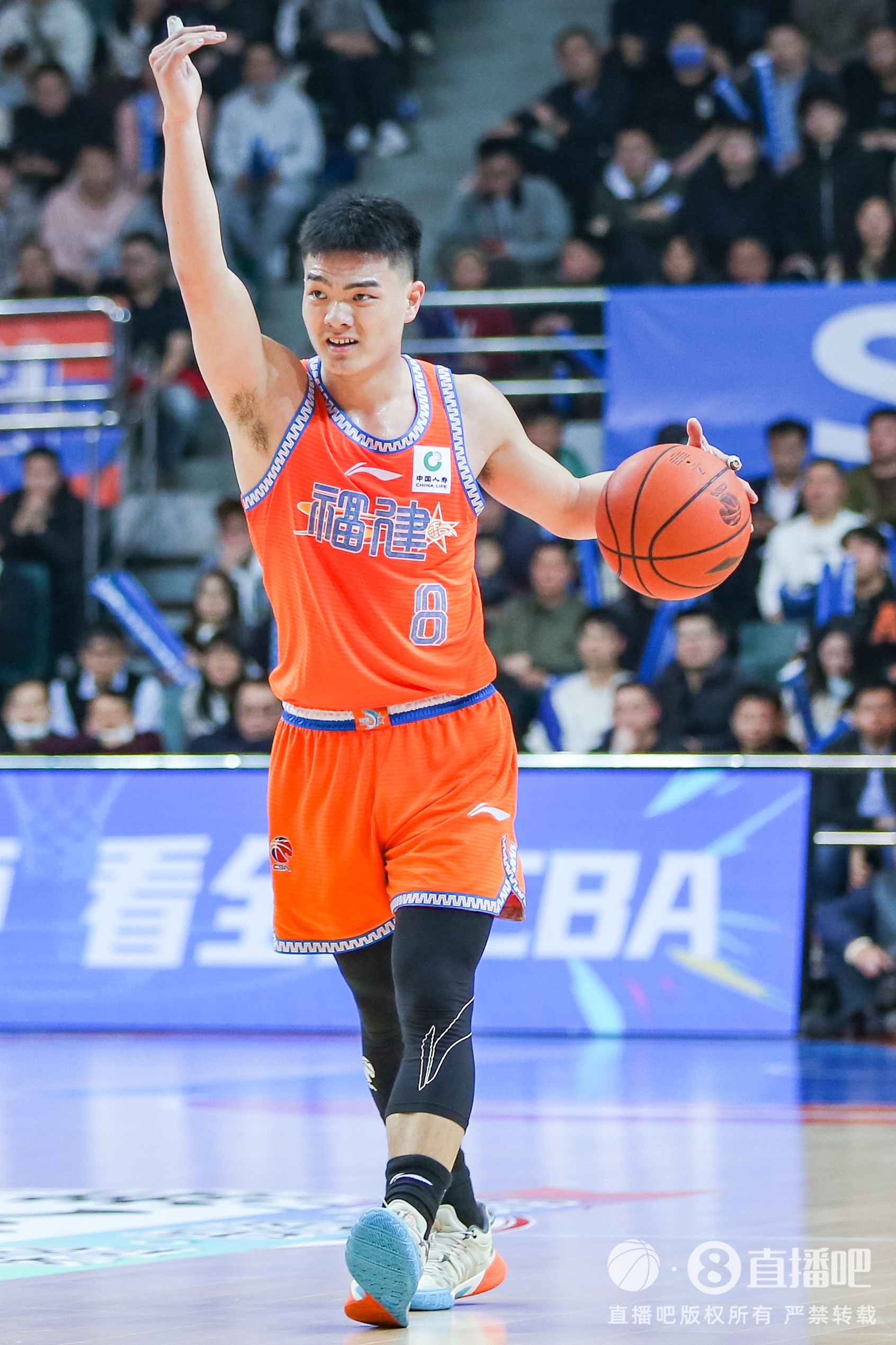 高效替補(bǔ)！黎伊揚(yáng)11投7中貢獻(xiàn)17分2板4助3斷