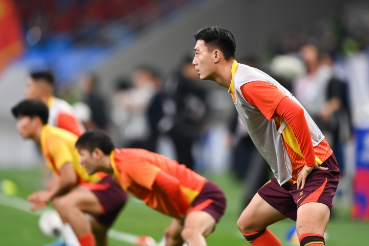 足球報：張玉寧、蔣圣龍均有不同程度傷病，伊萬未讓在熱身賽出場