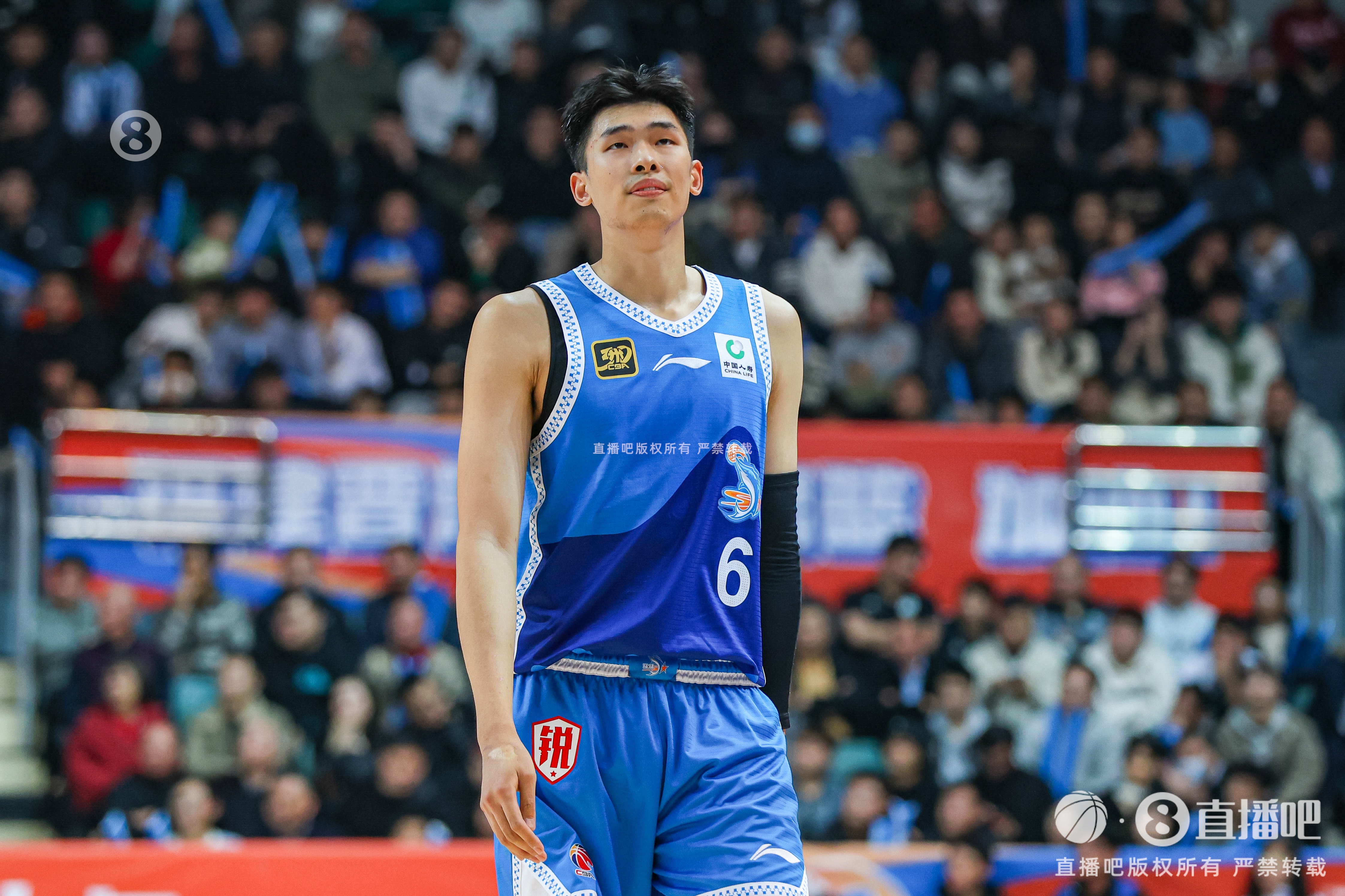 進步十分明顯！鄒陽下半場主導逆轉(zhuǎn) 全場16中10&三分9中4砍30+11